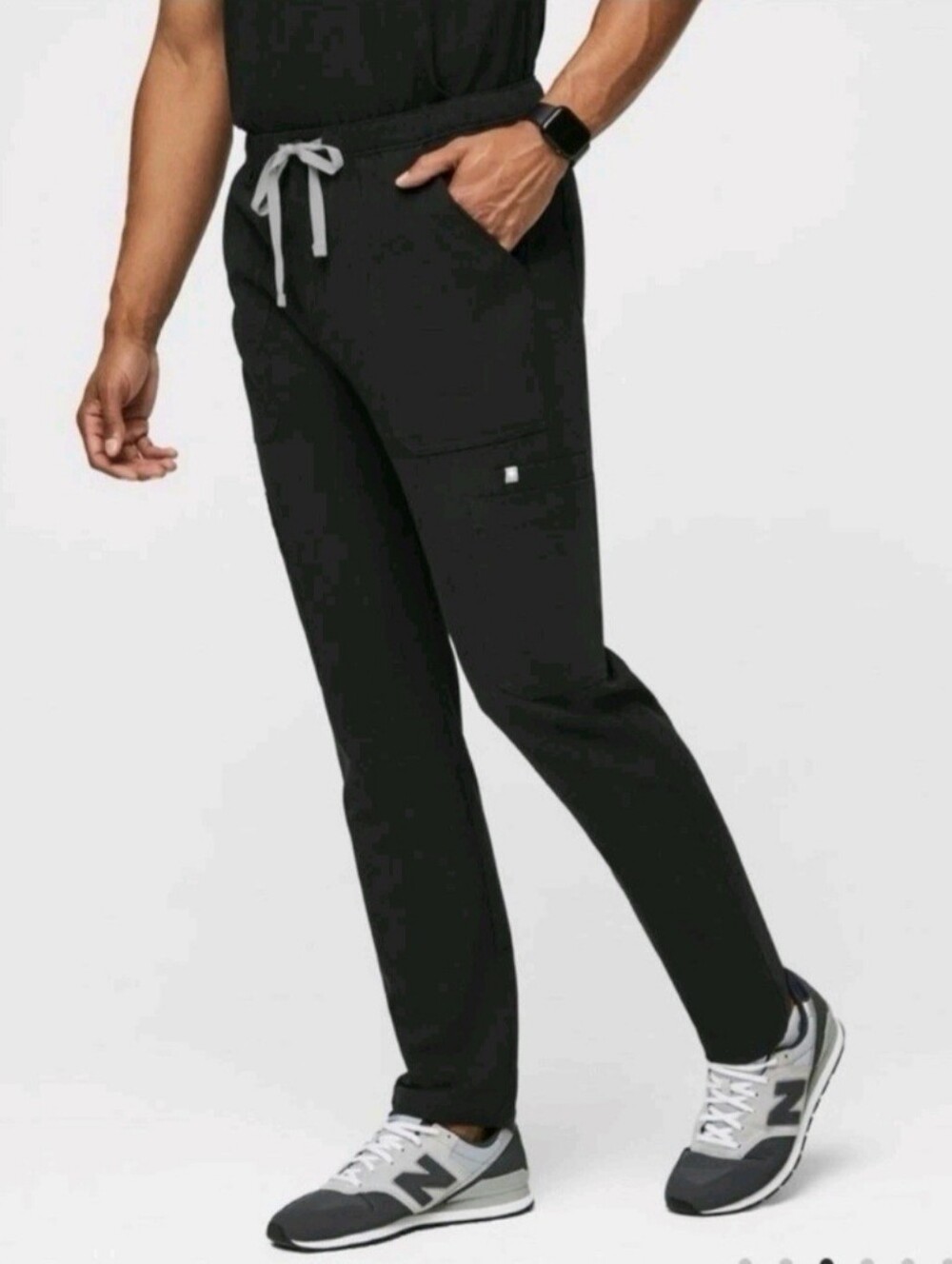 FIGS Black Cairo Cargo Scrub Pants Men Sm Inseam 30